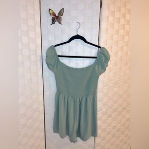 💚 Forever 21 Sage Romper/Size L (Junior)